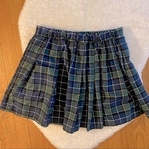 College skirt w elastic waist